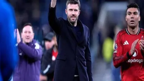 “利雅得新月欲振翅高飞，吉达国民能否逆袭翻盘？悬念迭起！”