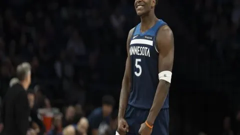 张帅与搭档晋级WTA500林茨站女双四强